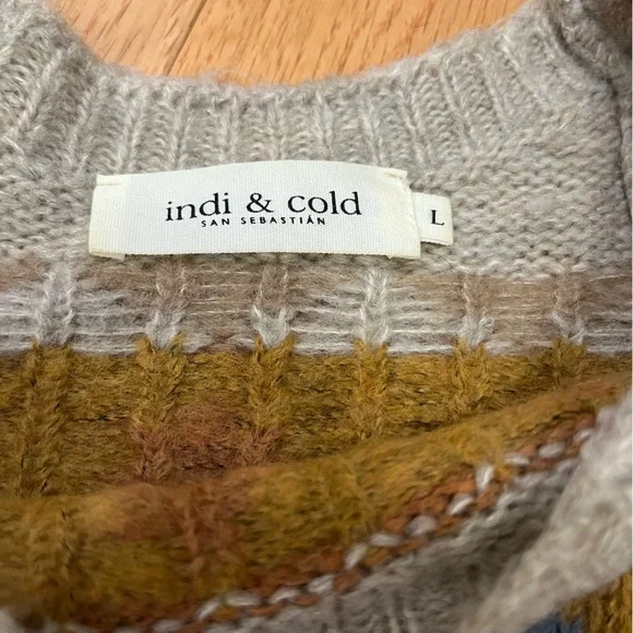 Indi & Cold Geometric Pattern Sweater - Picture 7 of 13